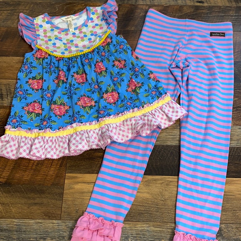 Bright and beautiful Matilda Jane outfit. Size 8 bottoms, size 6 top.